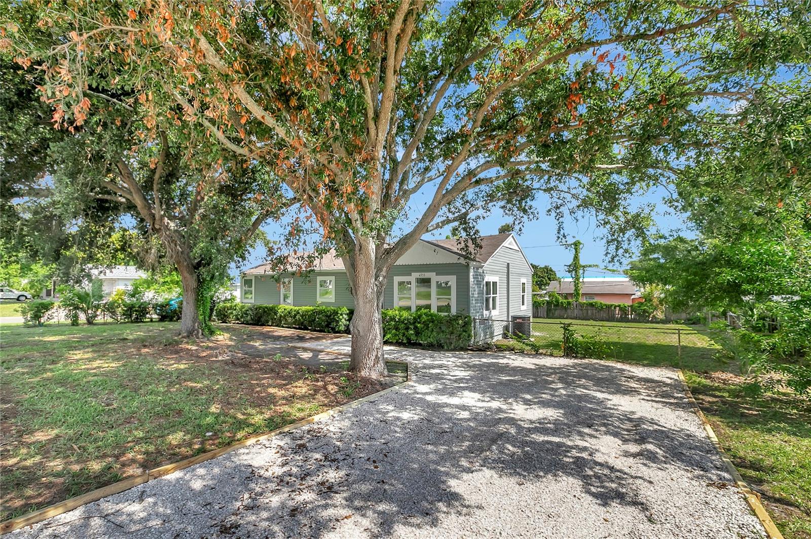 HIGHLAND GROVES - Residential