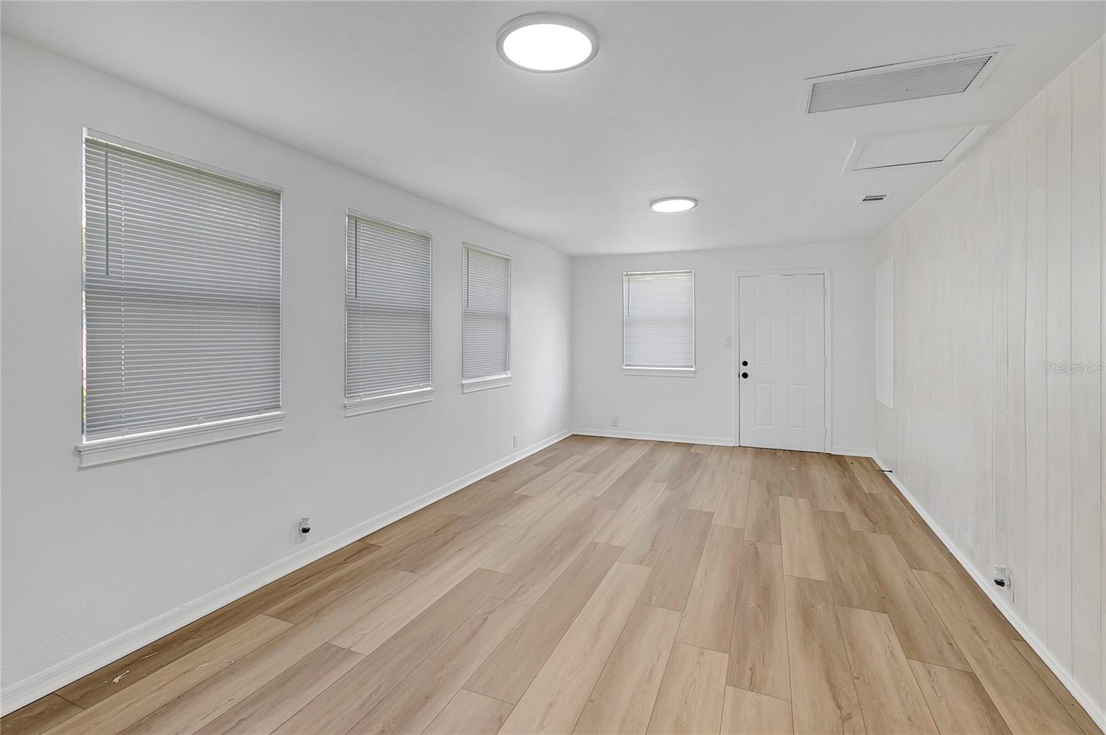 HIGHLAND GROVES - Residential