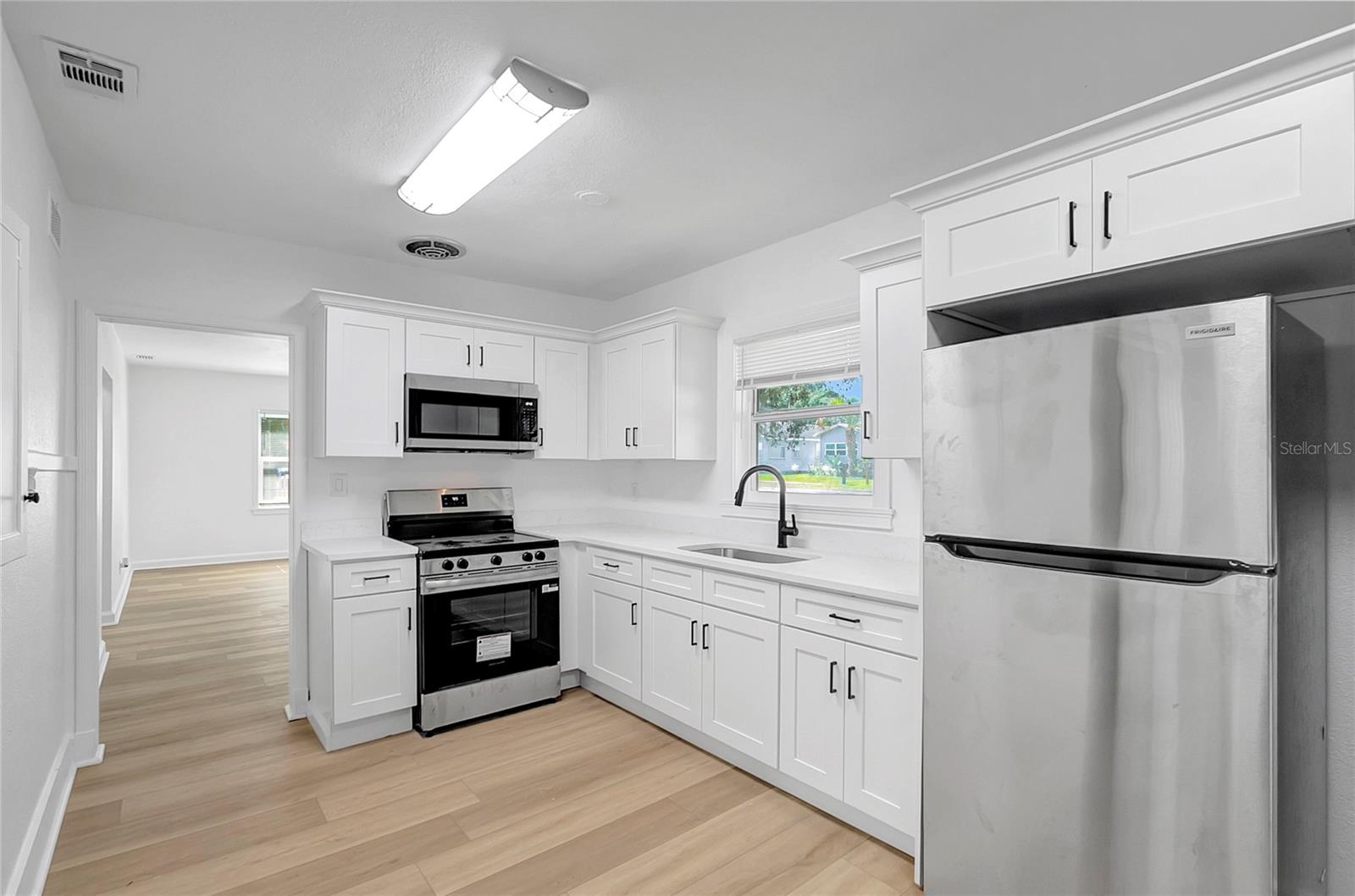 HIGHLAND GROVES - Residential