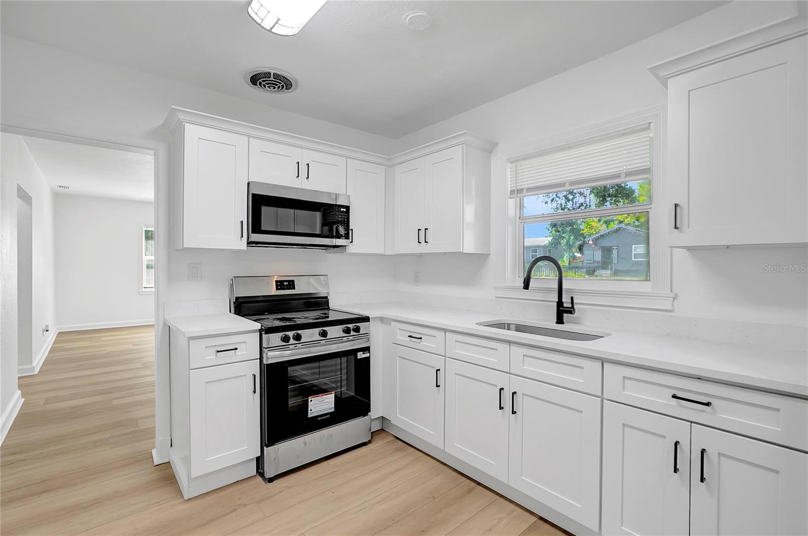 HIGHLAND GROVES - Residential
