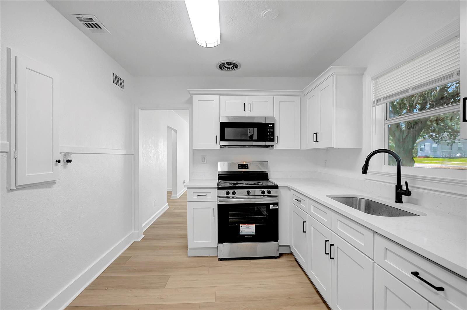 HIGHLAND GROVES - Residential