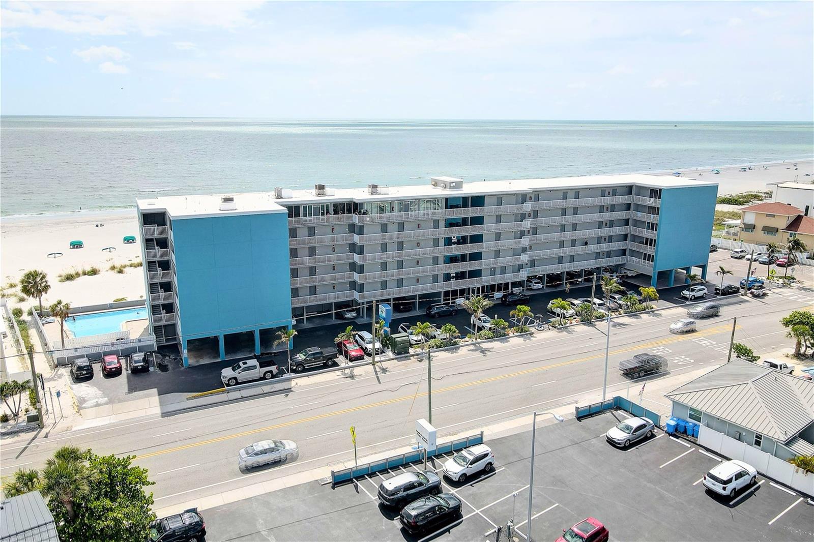 ISLAND INN CONDO - Residential
