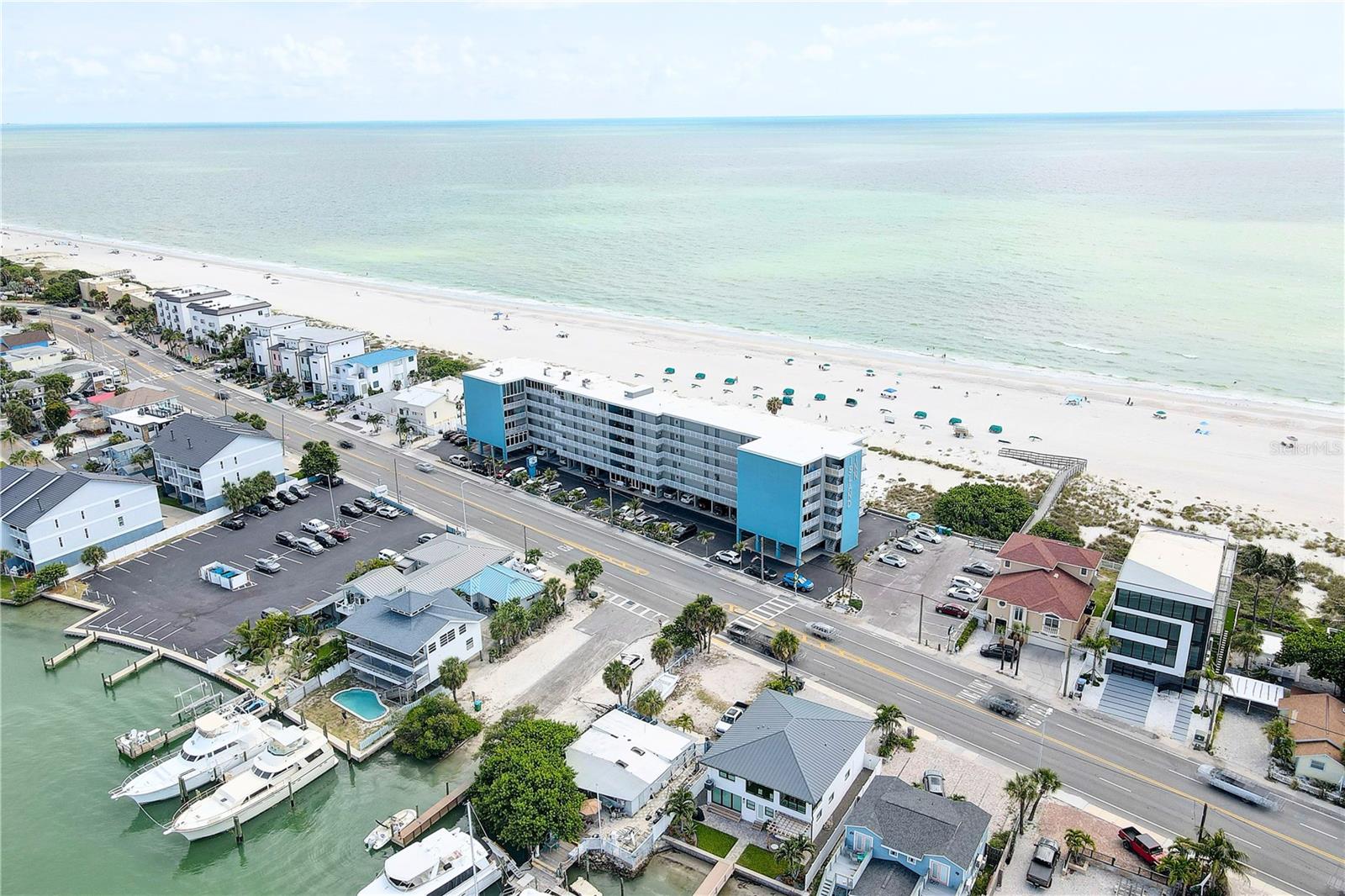 ISLAND INN CONDO - Residential
