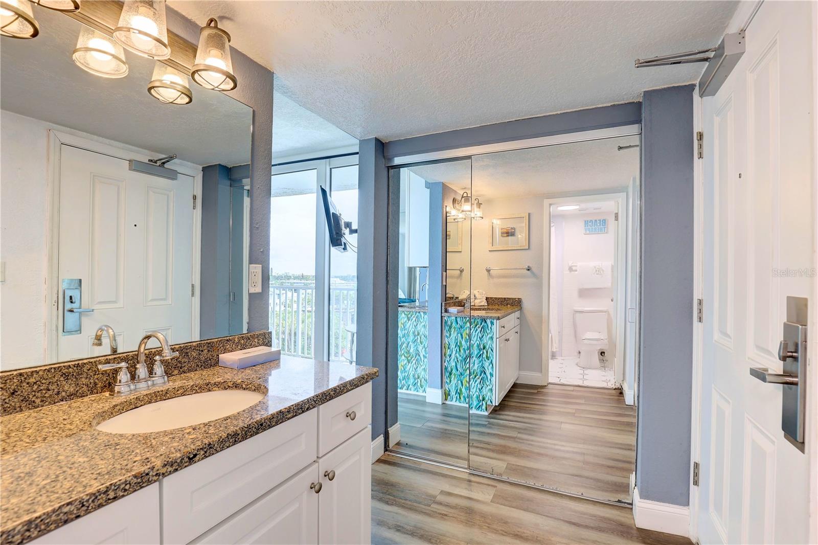 ISLAND INN CONDO - Residential