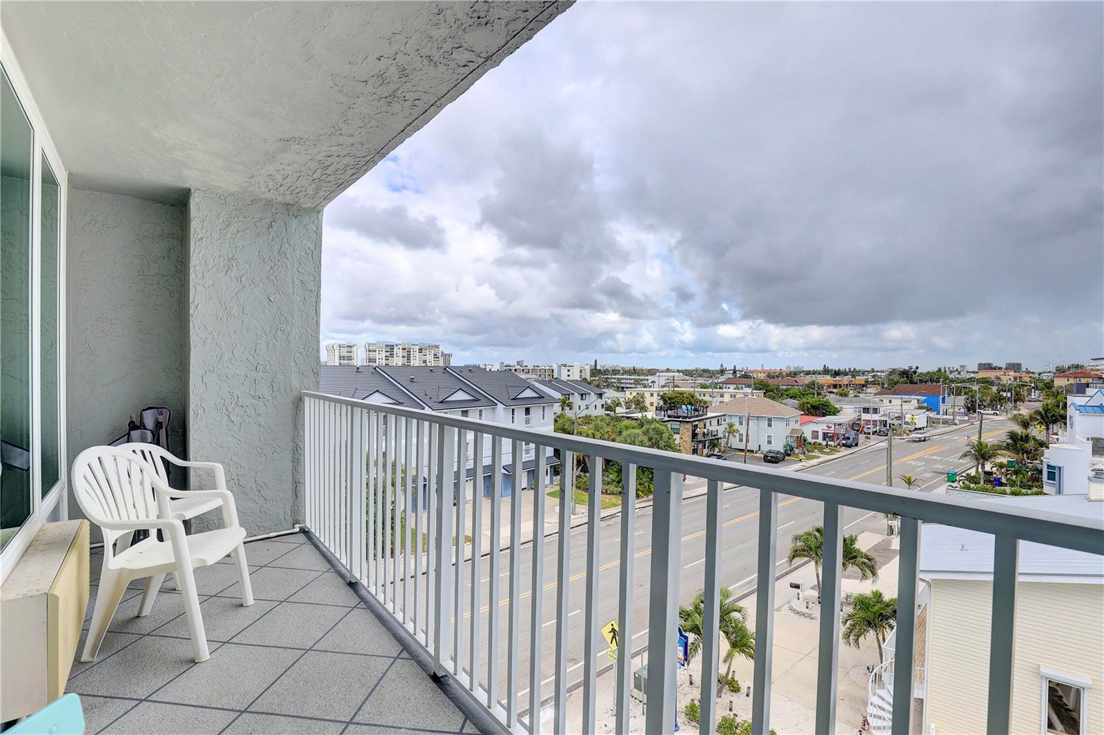 ISLAND INN CONDO - Residential