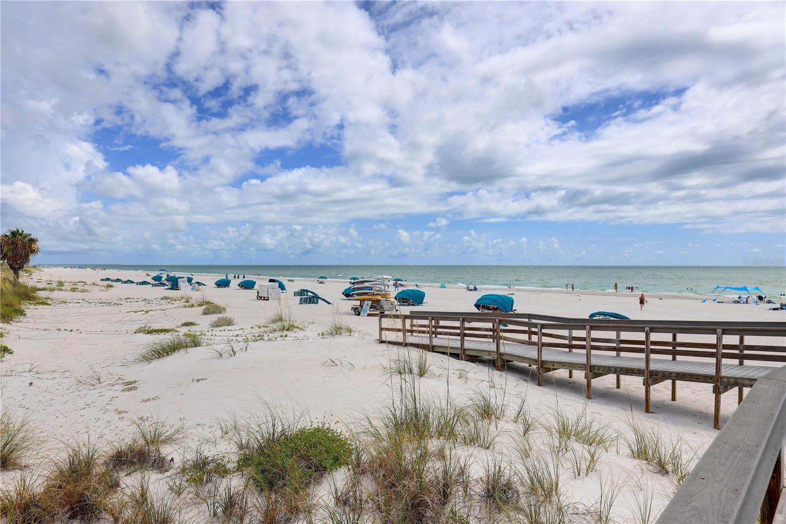 ISLAND INN CONDO - Residential