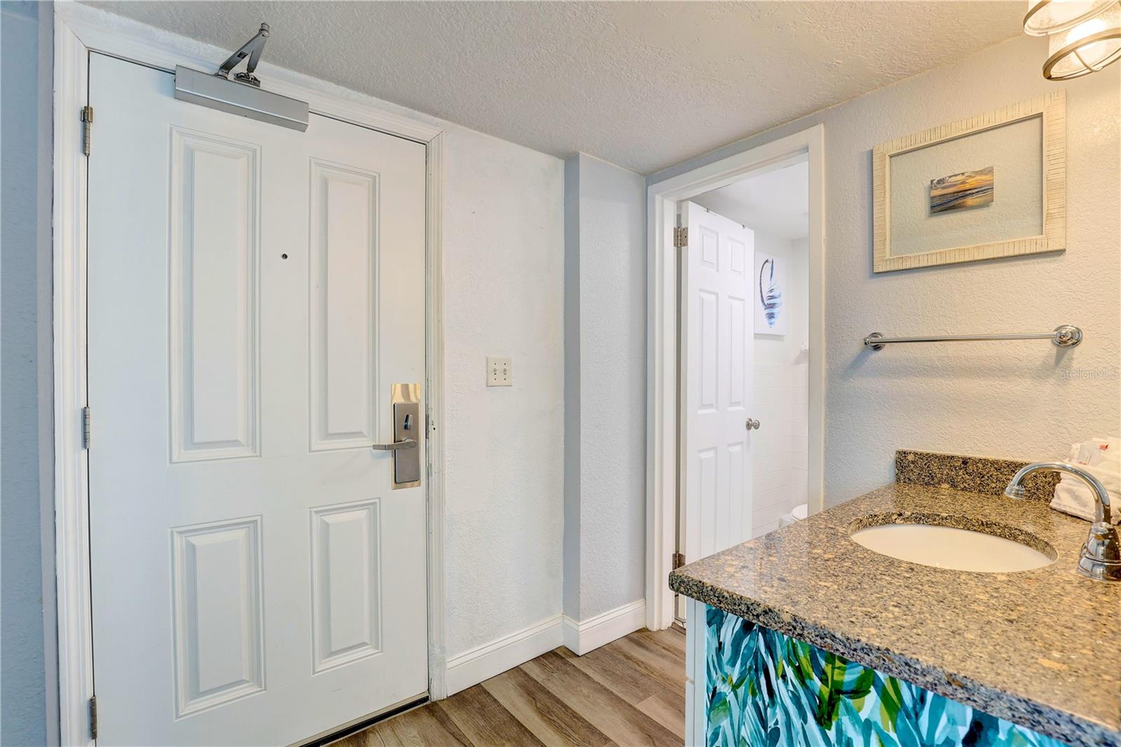 ISLAND INN CONDO - Residential