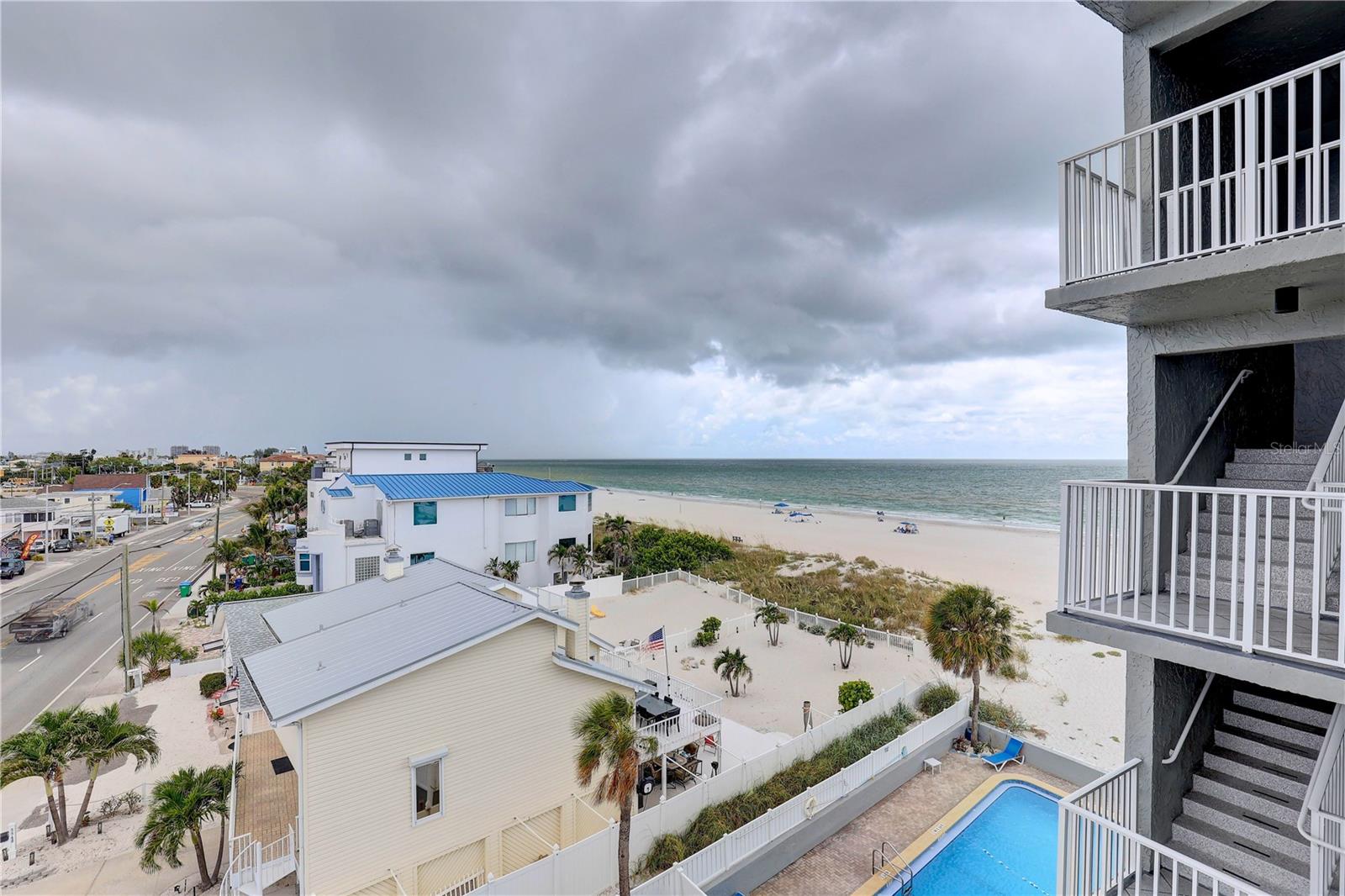 ISLAND INN CONDO - Residential