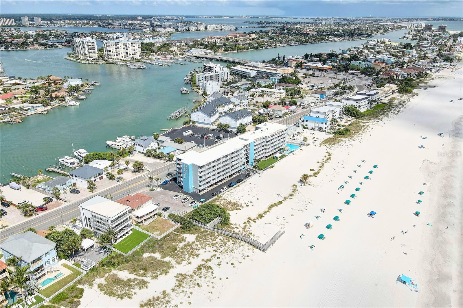 ISLAND INN CONDO - Residential