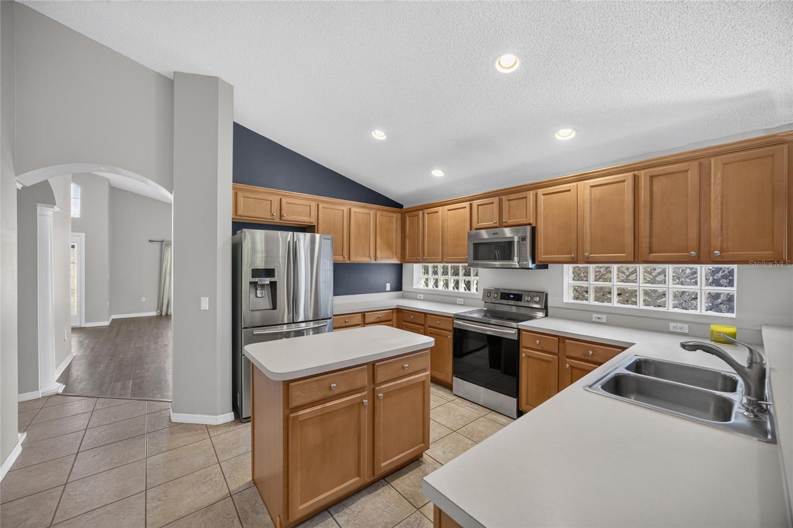 VISTA LAKES VILLAGE N-2 AMHURST - Residential