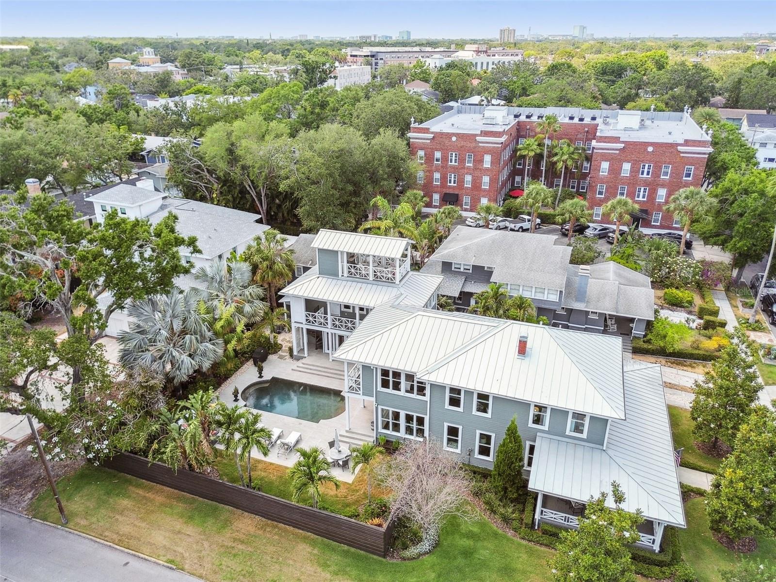 BAYSHORE PLACE - Residential