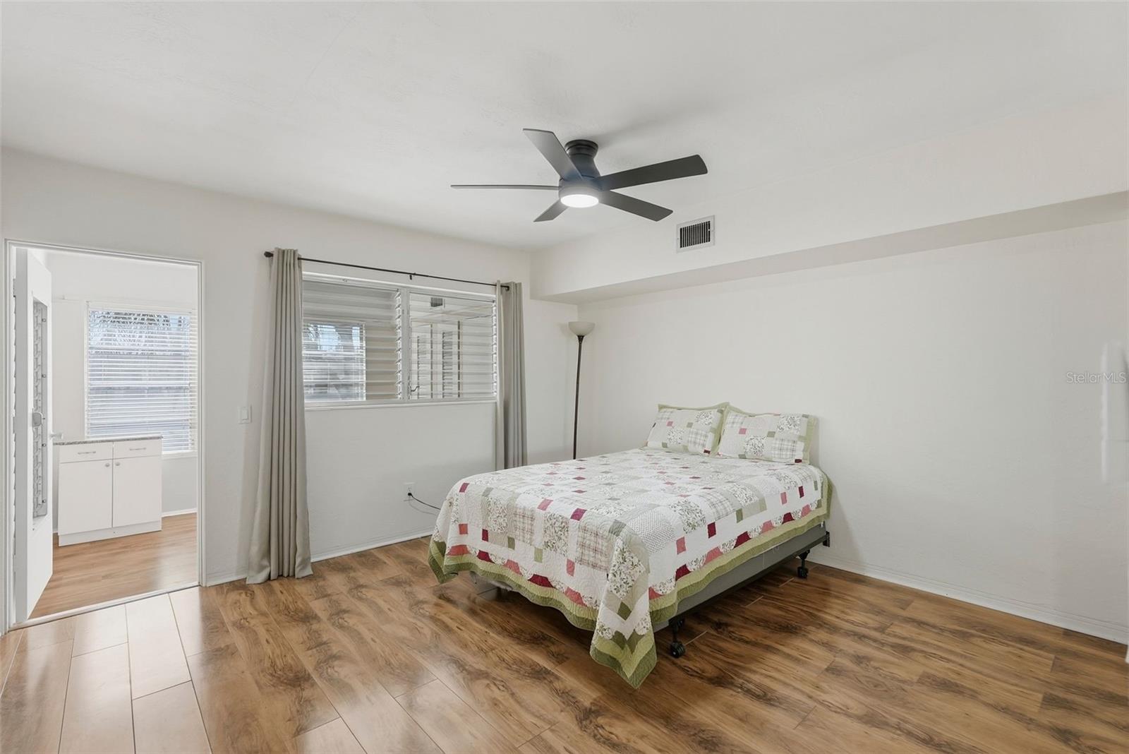 CLEARVIEW OAKS BLDG 16 - Residential