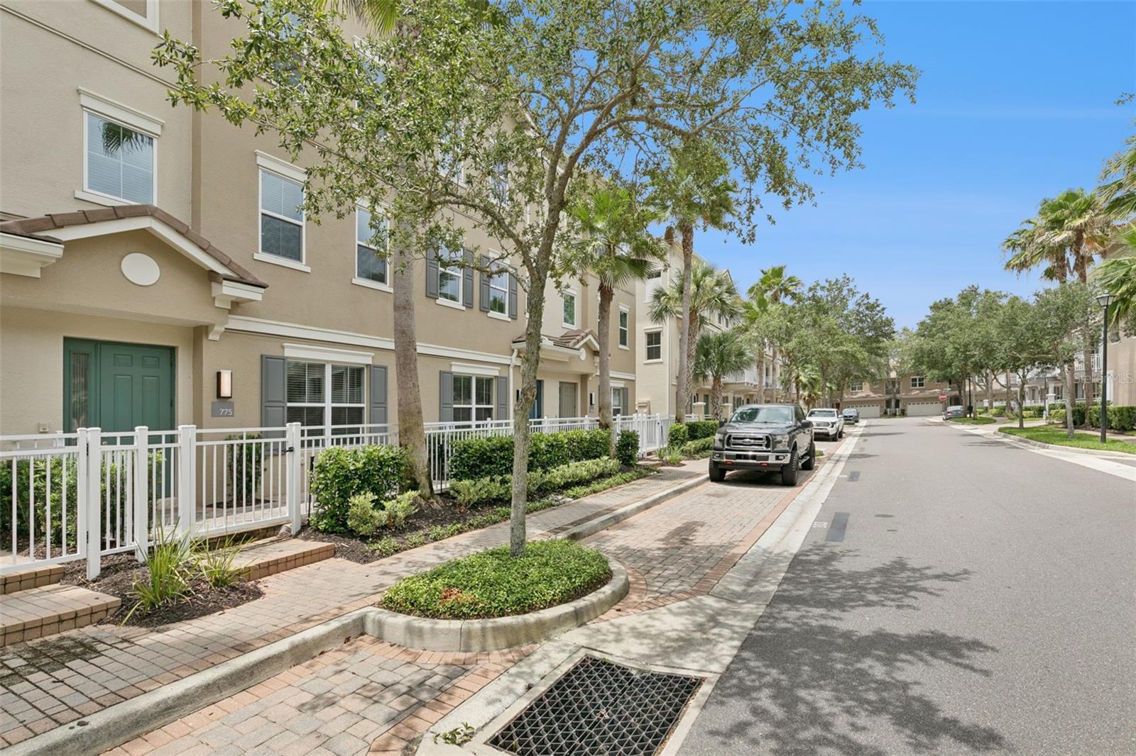 GRANDE OAKS AT HEATHROW - Residential