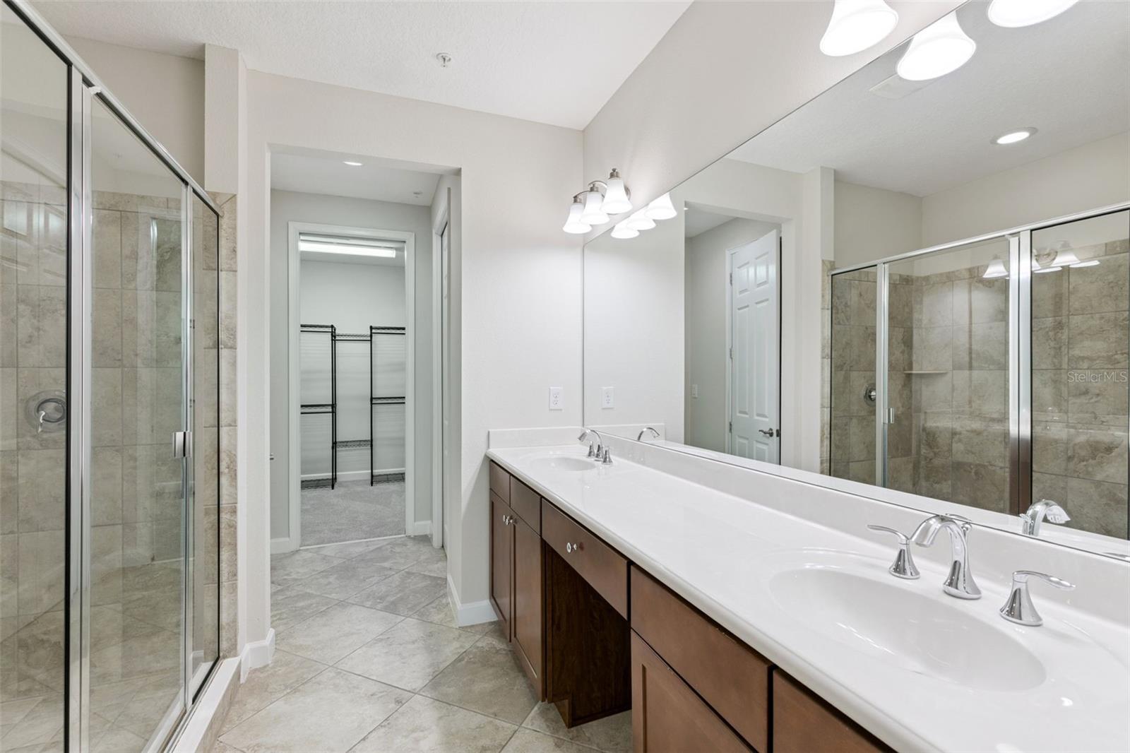 GRANDE OAKS AT HEATHROW - Residential