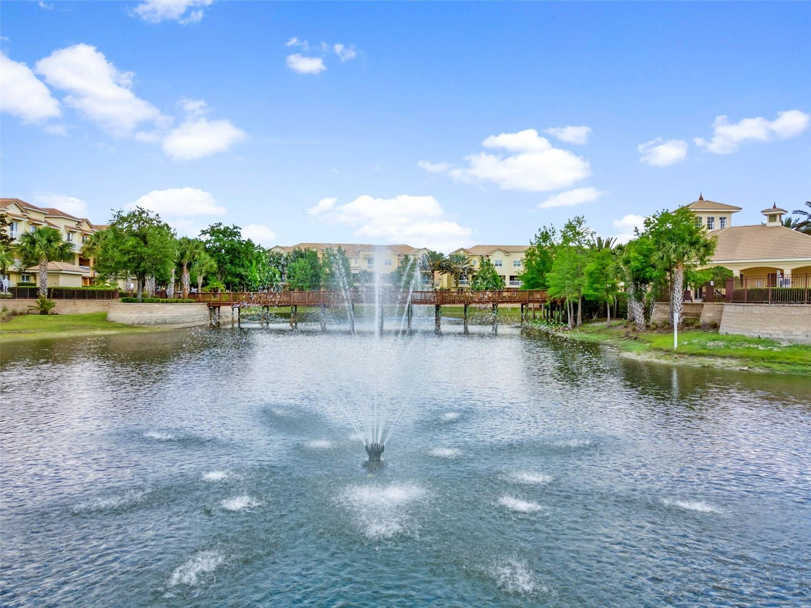 GRANDE OAKS AT HEATHROW - Residential