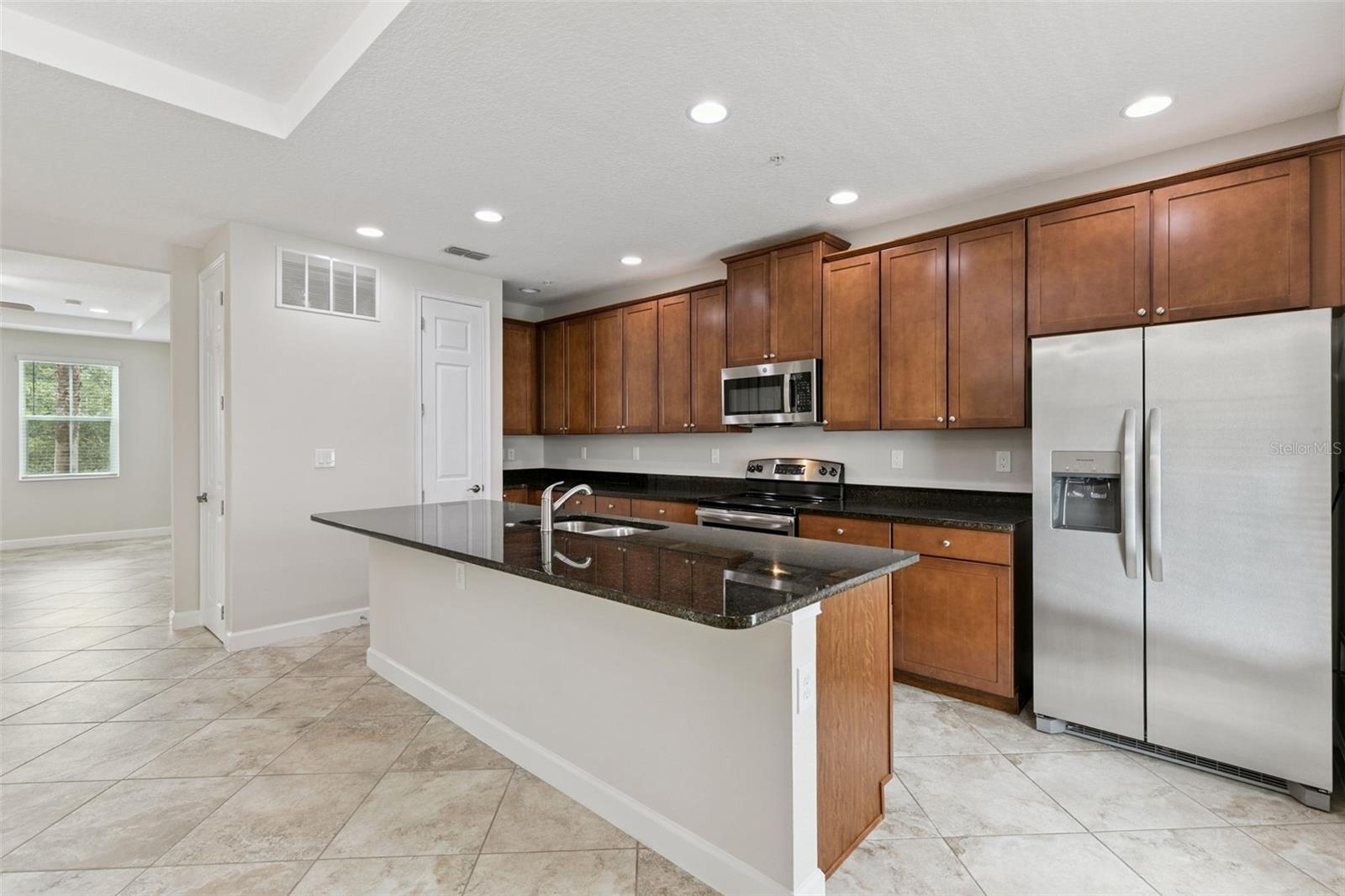 GRANDE OAKS AT HEATHROW - Residential