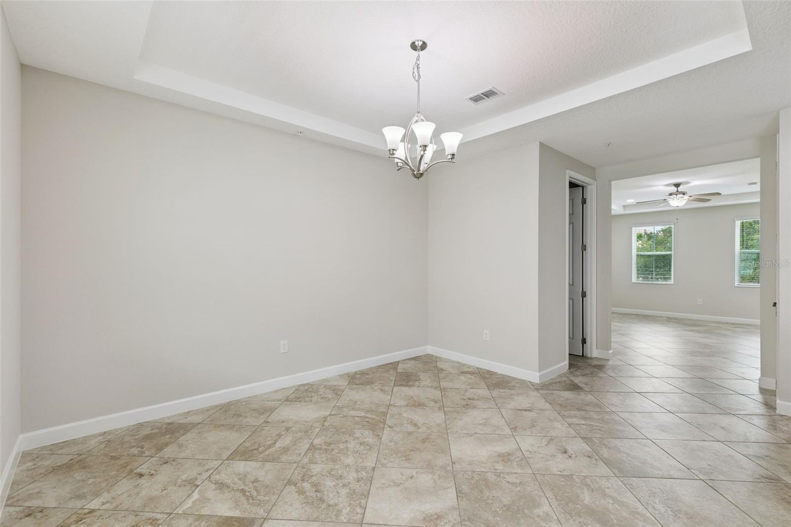 GRANDE OAKS AT HEATHROW - Residential