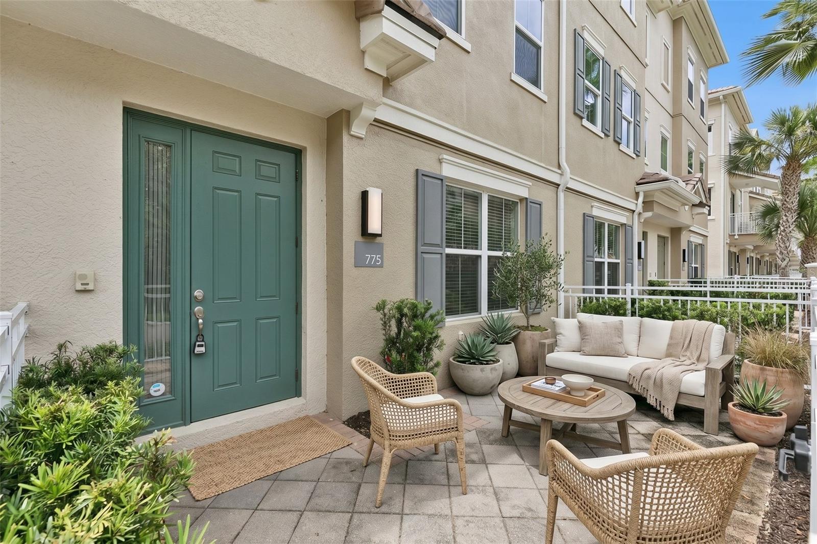 GRANDE OAKS AT HEATHROW - Residential