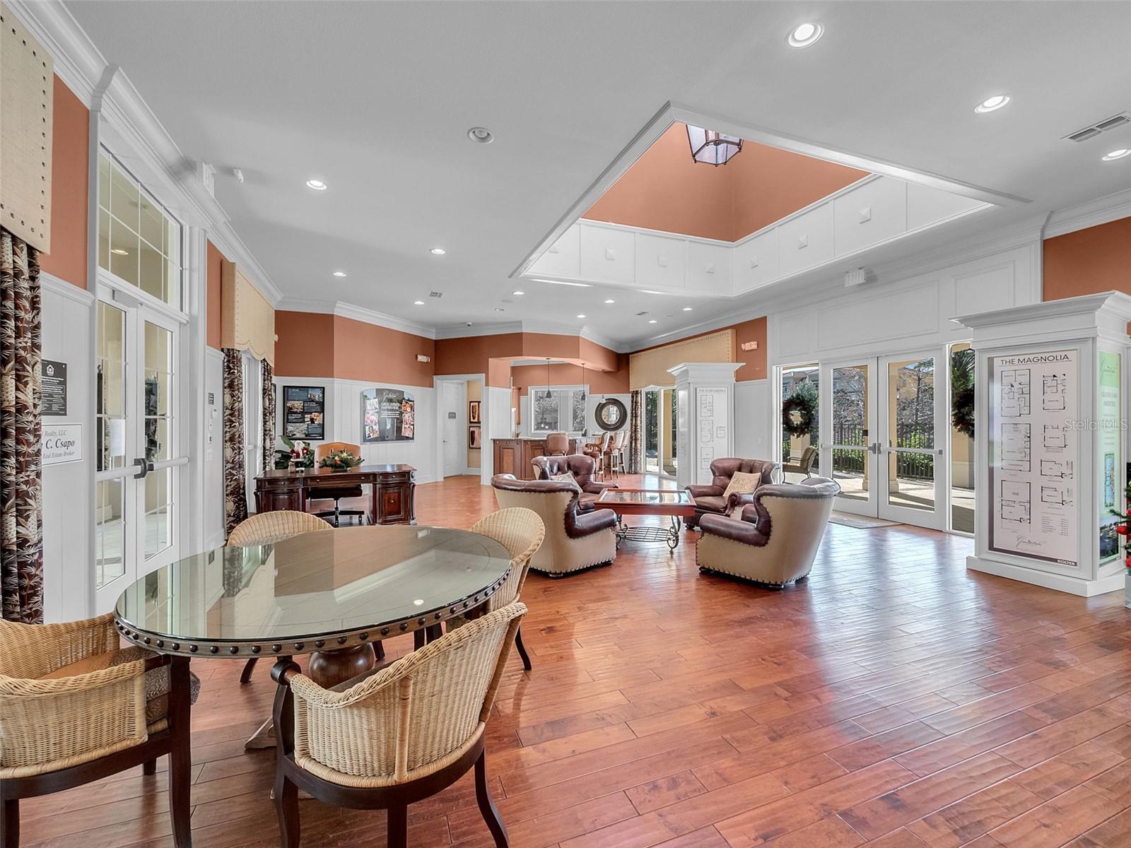 GRANDE OAKS AT HEATHROW - Residential