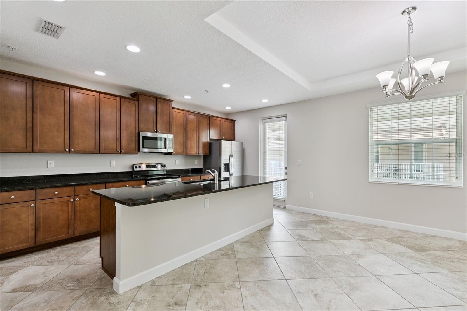 GRANDE OAKS AT HEATHROW - Residential