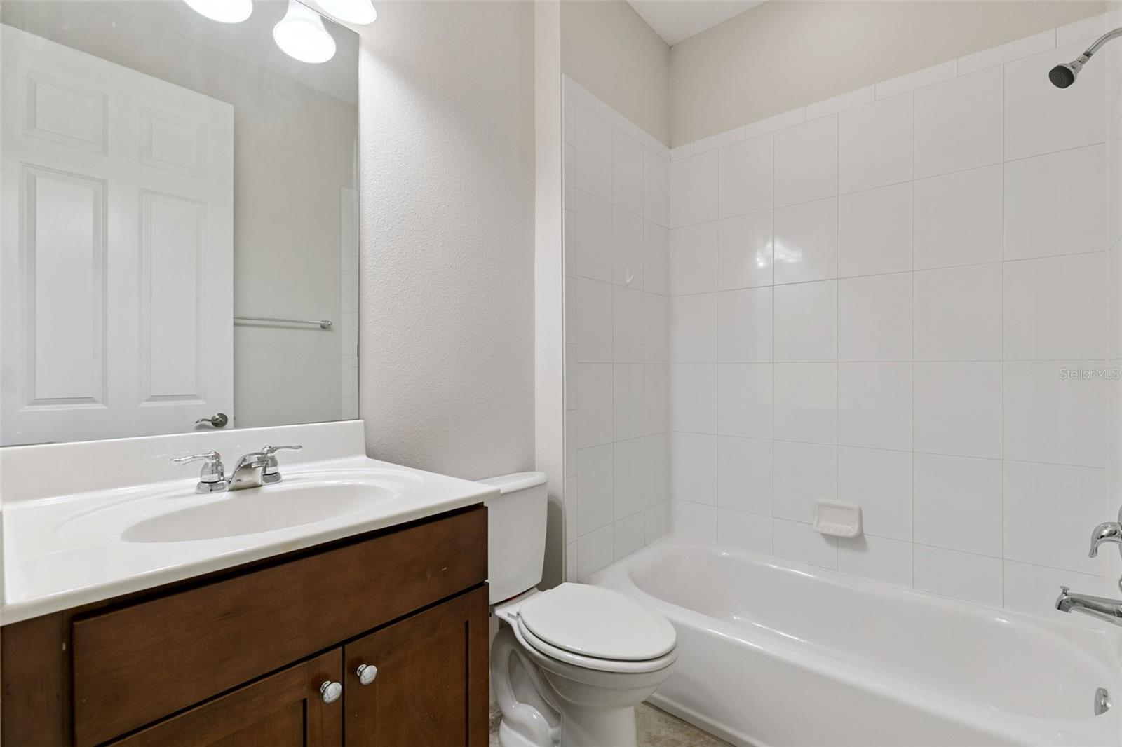 GRANDE OAKS AT HEATHROW - Residential