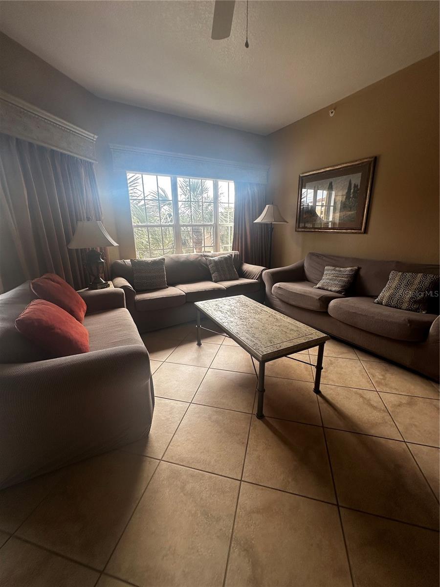 WORLDQUEST RESIDENCE - Residential