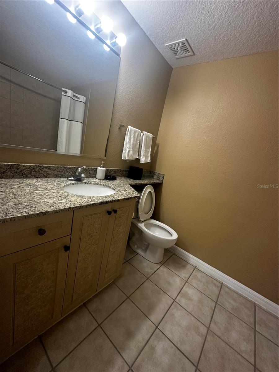 WORLDQUEST RESIDENCE - Residential