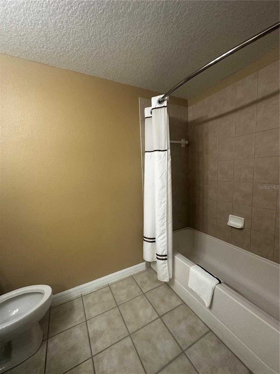 WORLDQUEST RESIDENCE - Residential