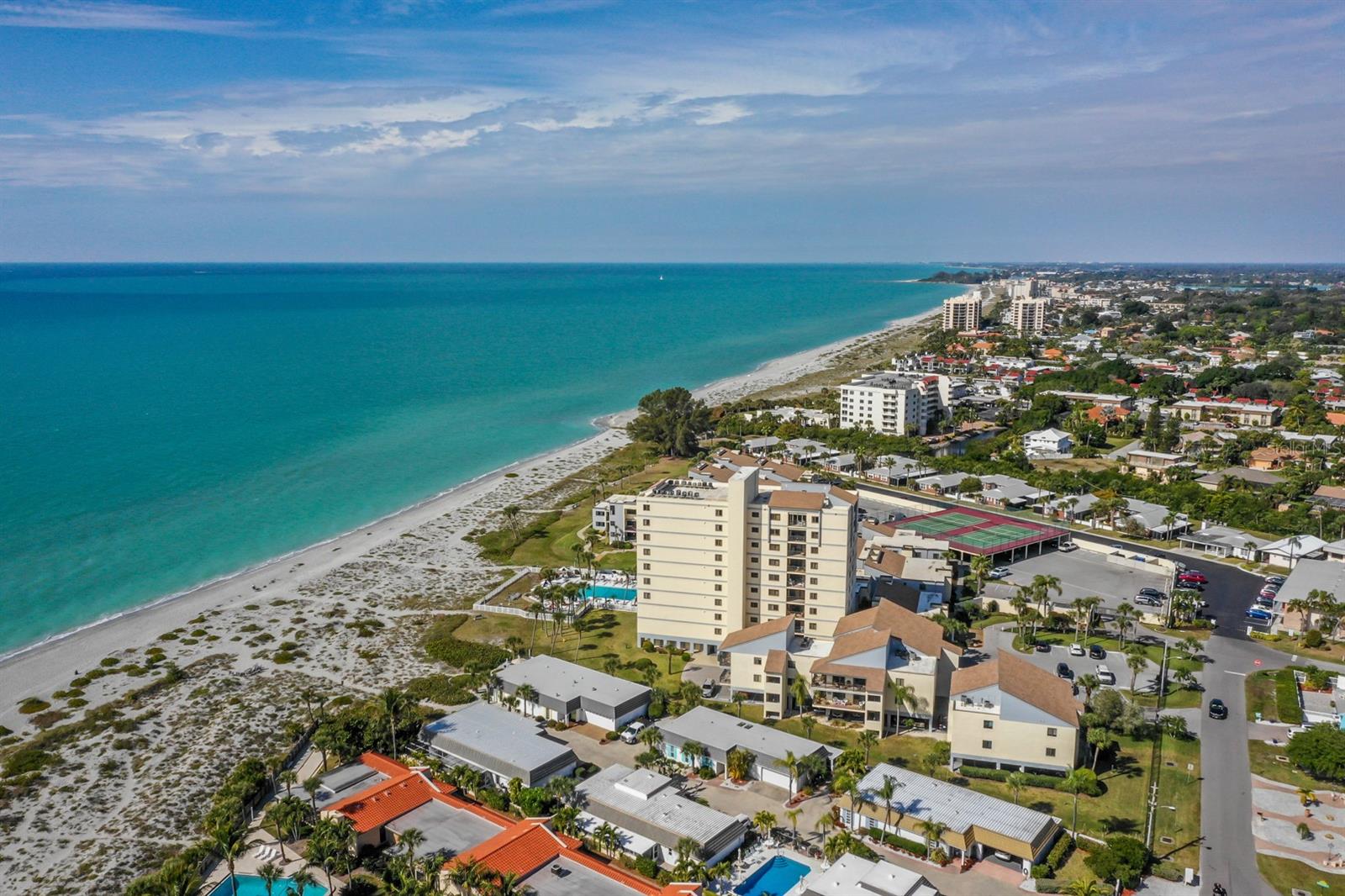 MACARTHUR BEACH - Residential