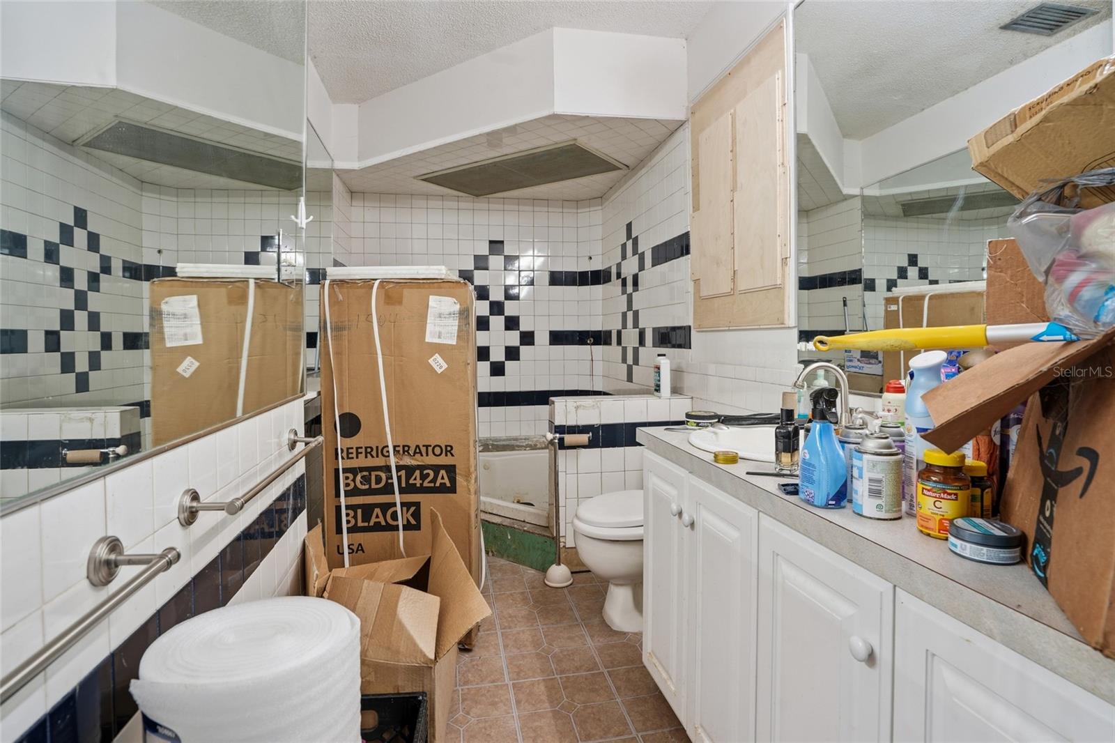 MEADOWBROOK ESTATES - Residential