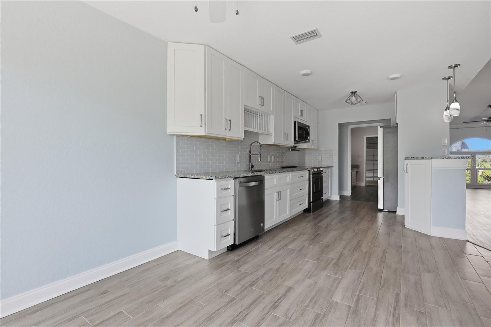 BAY LAKE ESTATES PH II - Residential Lease