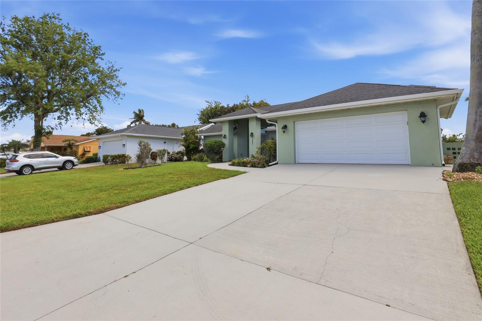 BAY LAKE ESTATES PH II - Residential Lease
