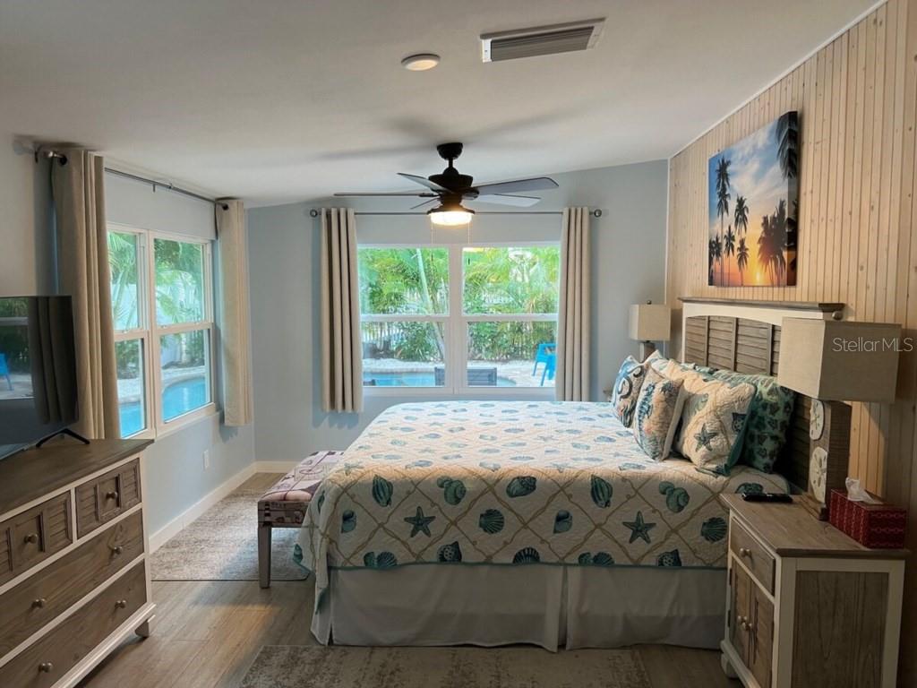 HOLMES BEACH 17TH UNIT - Residential