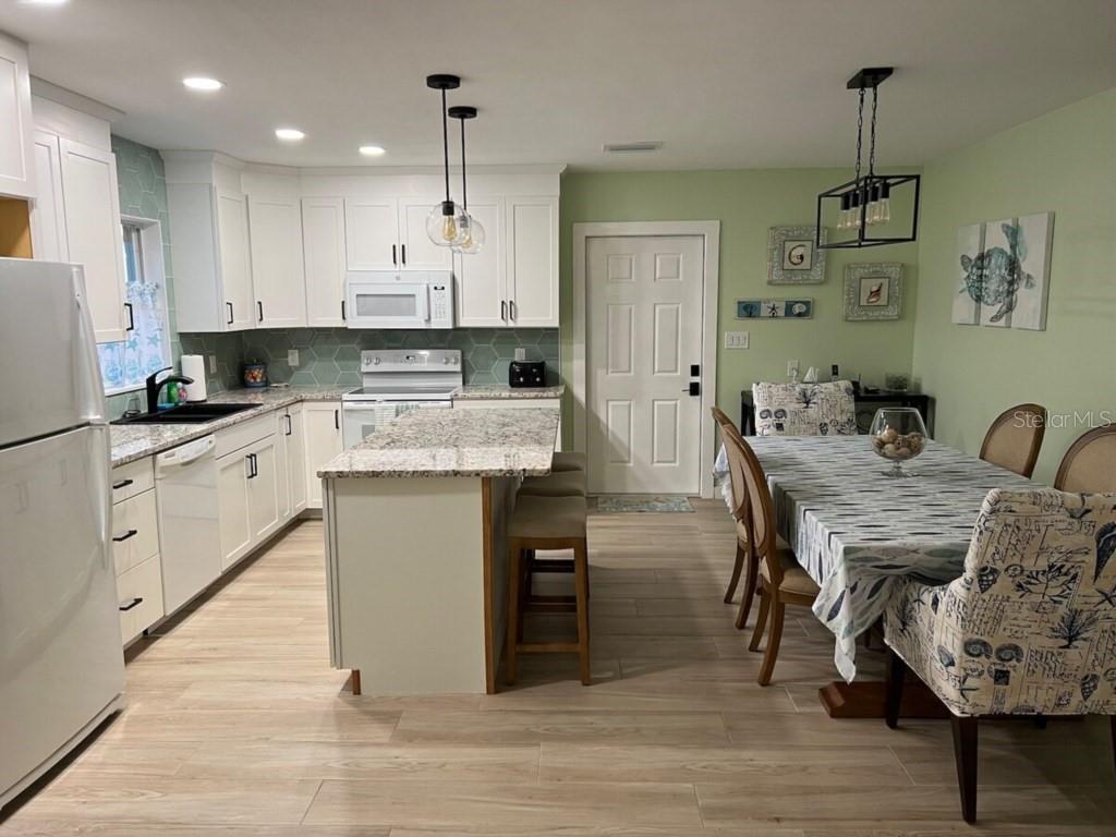 HOLMES BEACH 17TH UNIT - Residential
