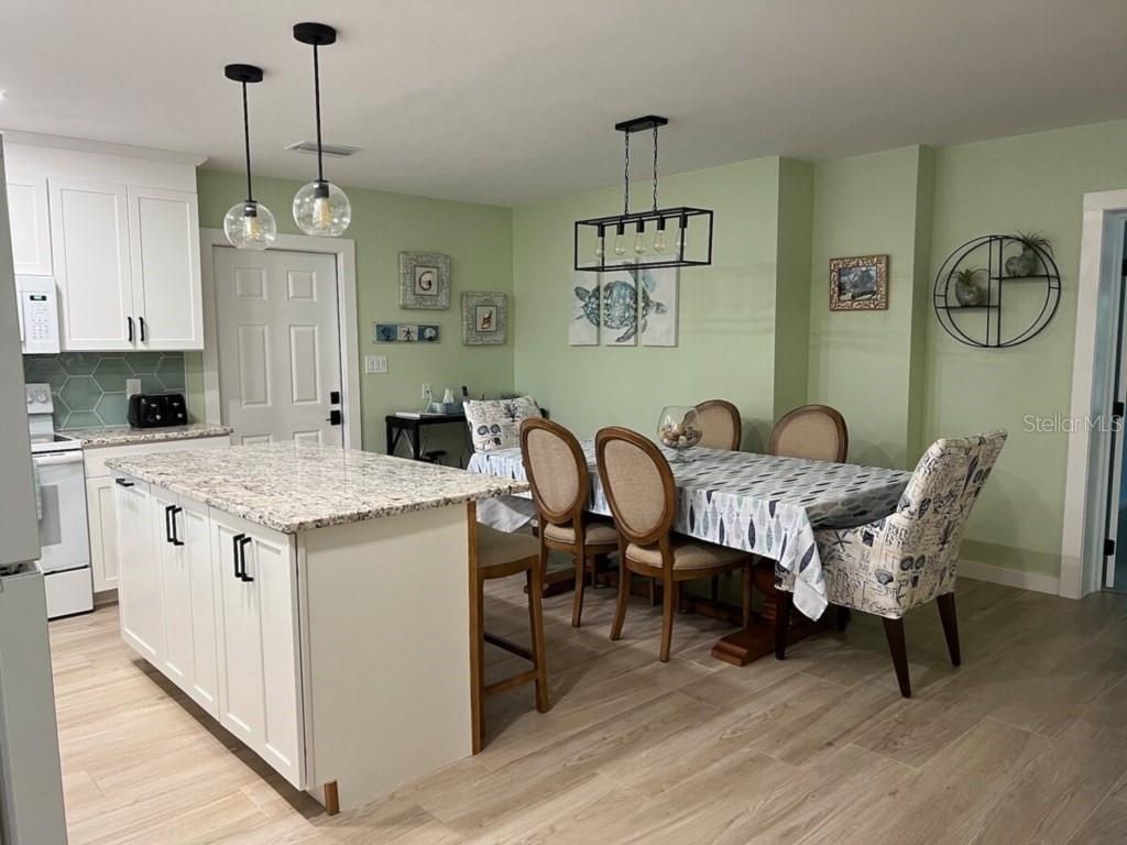 HOLMES BEACH 17TH UNIT - Residential
