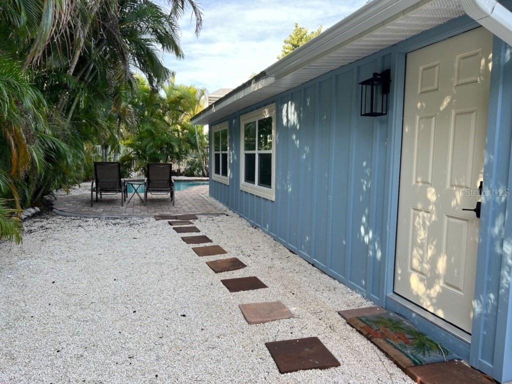HOLMES BEACH 17TH UNIT - Residential
