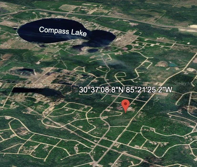 COMPASS LK/HILLS 05 - Land