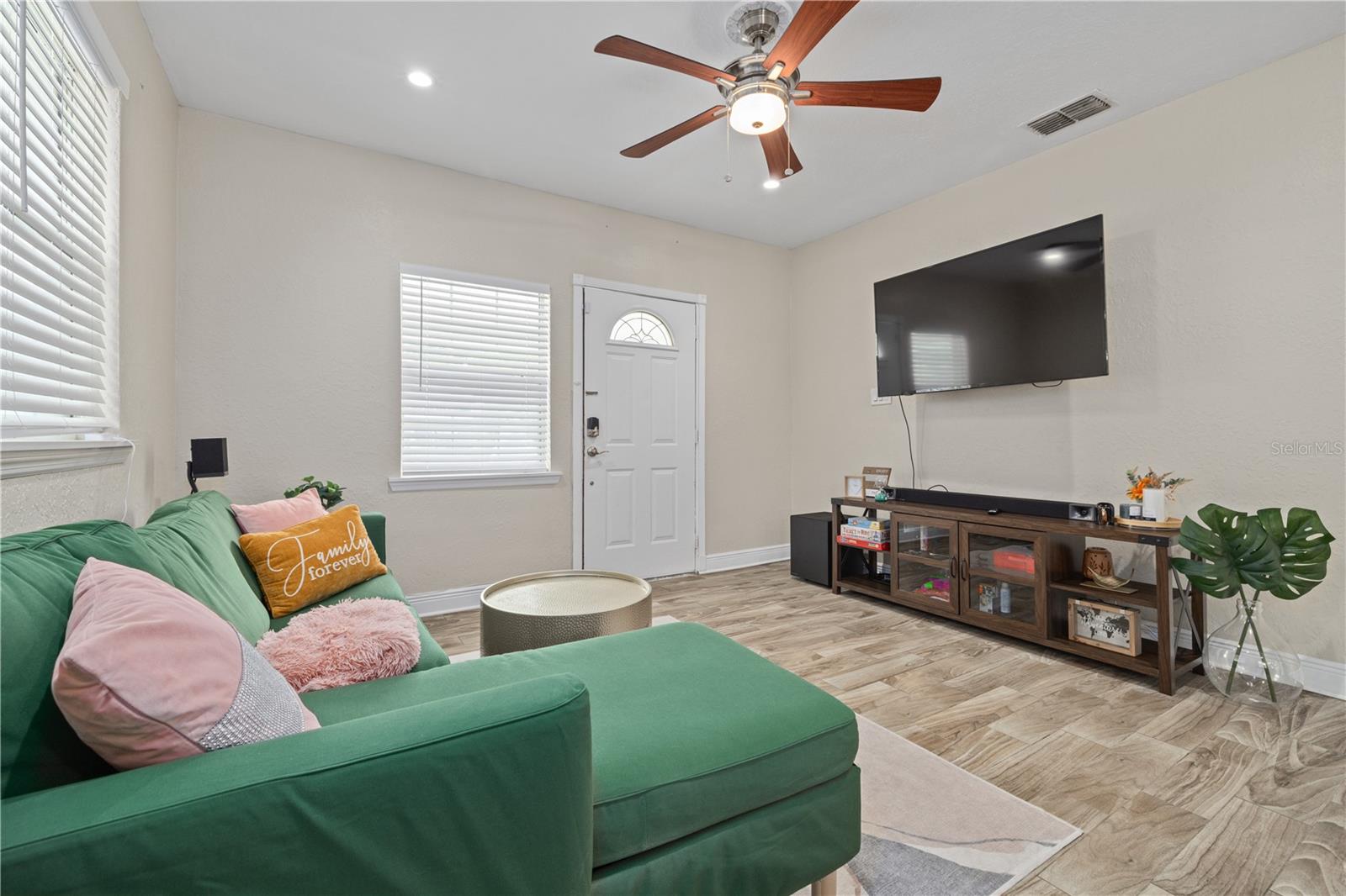 ARLINGTON HEIGHTS - Residential Lease