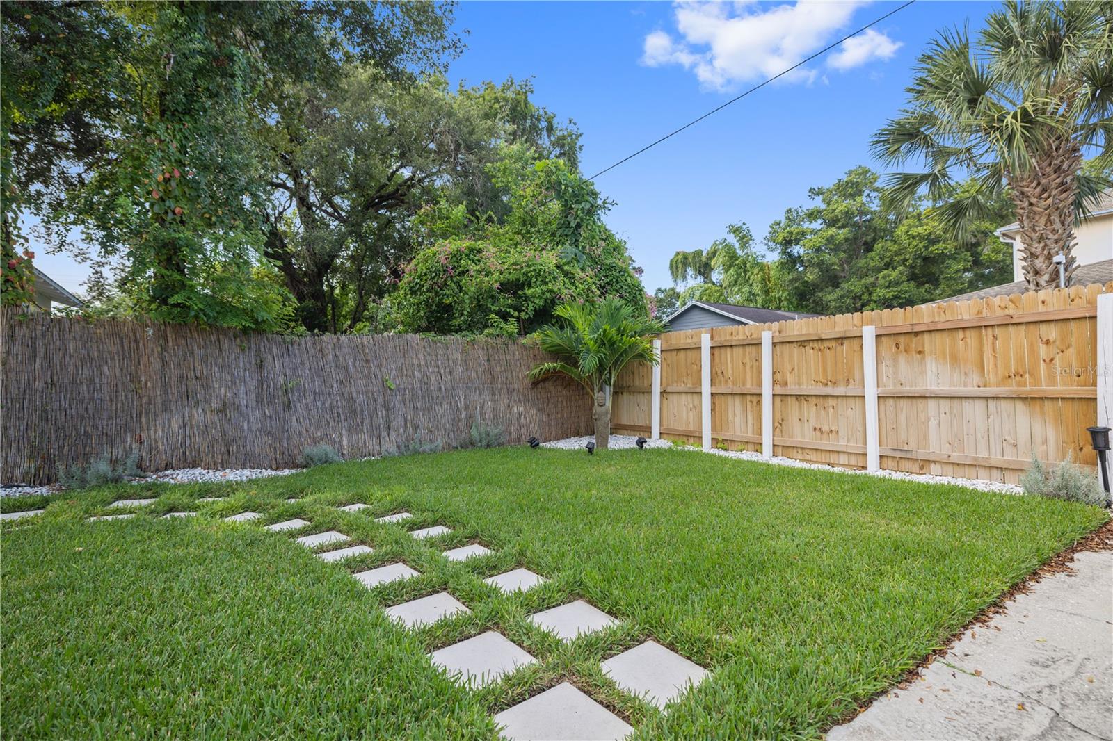 ARLINGTON HEIGHTS - Residential Lease