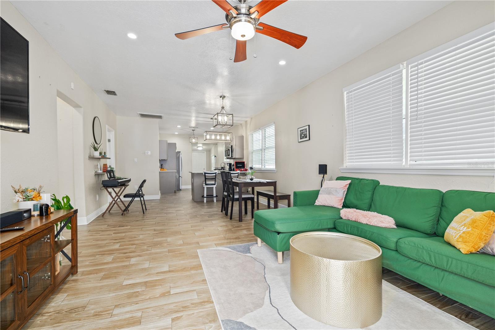 ARLINGTON HEIGHTS - Residential Lease
