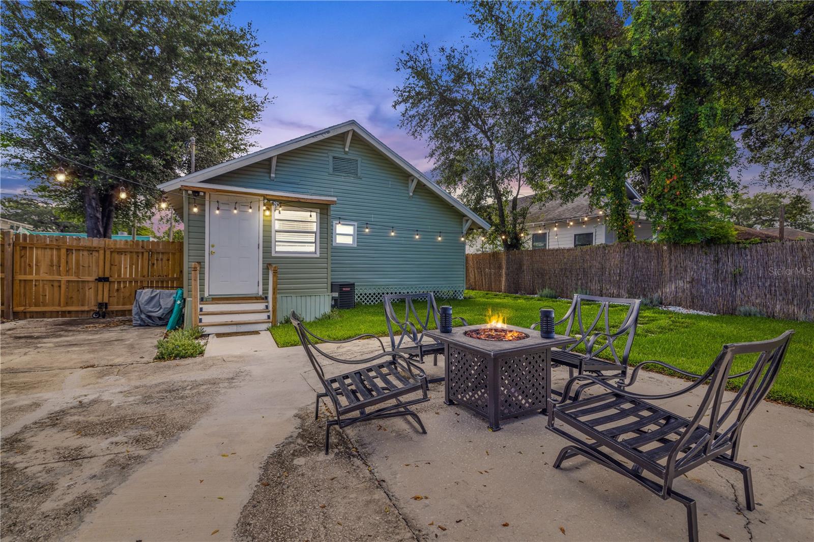 ARLINGTON HEIGHTS - Residential Lease