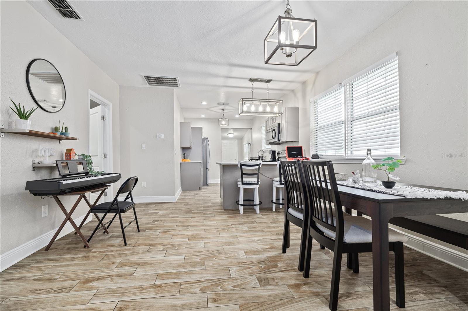 ARLINGTON HEIGHTS - Residential Lease