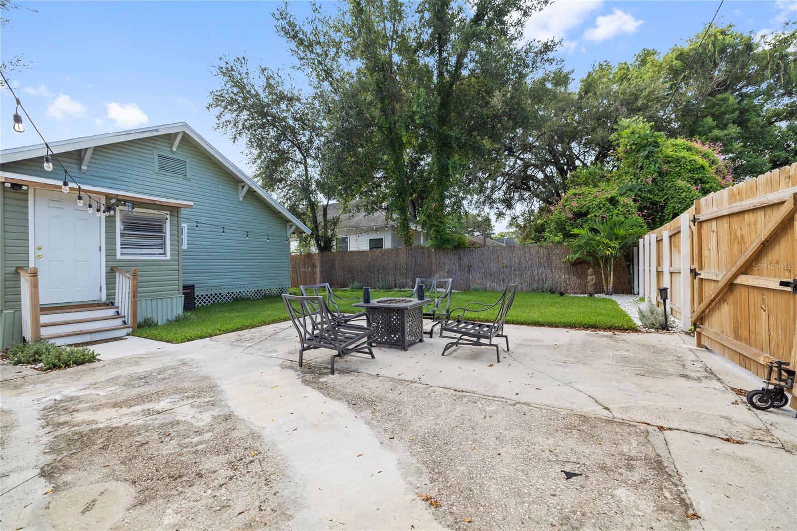 ARLINGTON HEIGHTS - Residential Lease