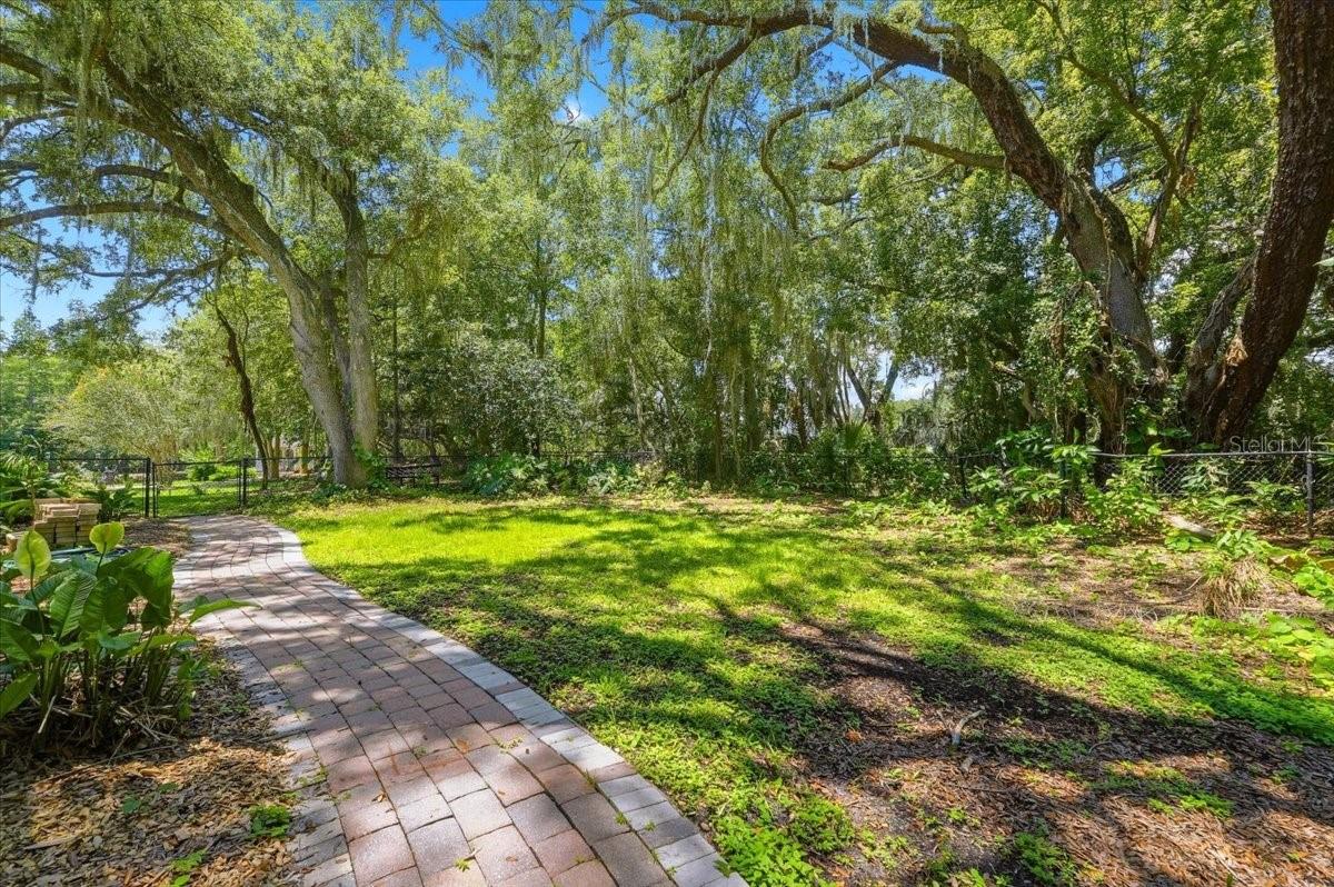 LAKE REGIONS COUNTRY PLACE - Residential