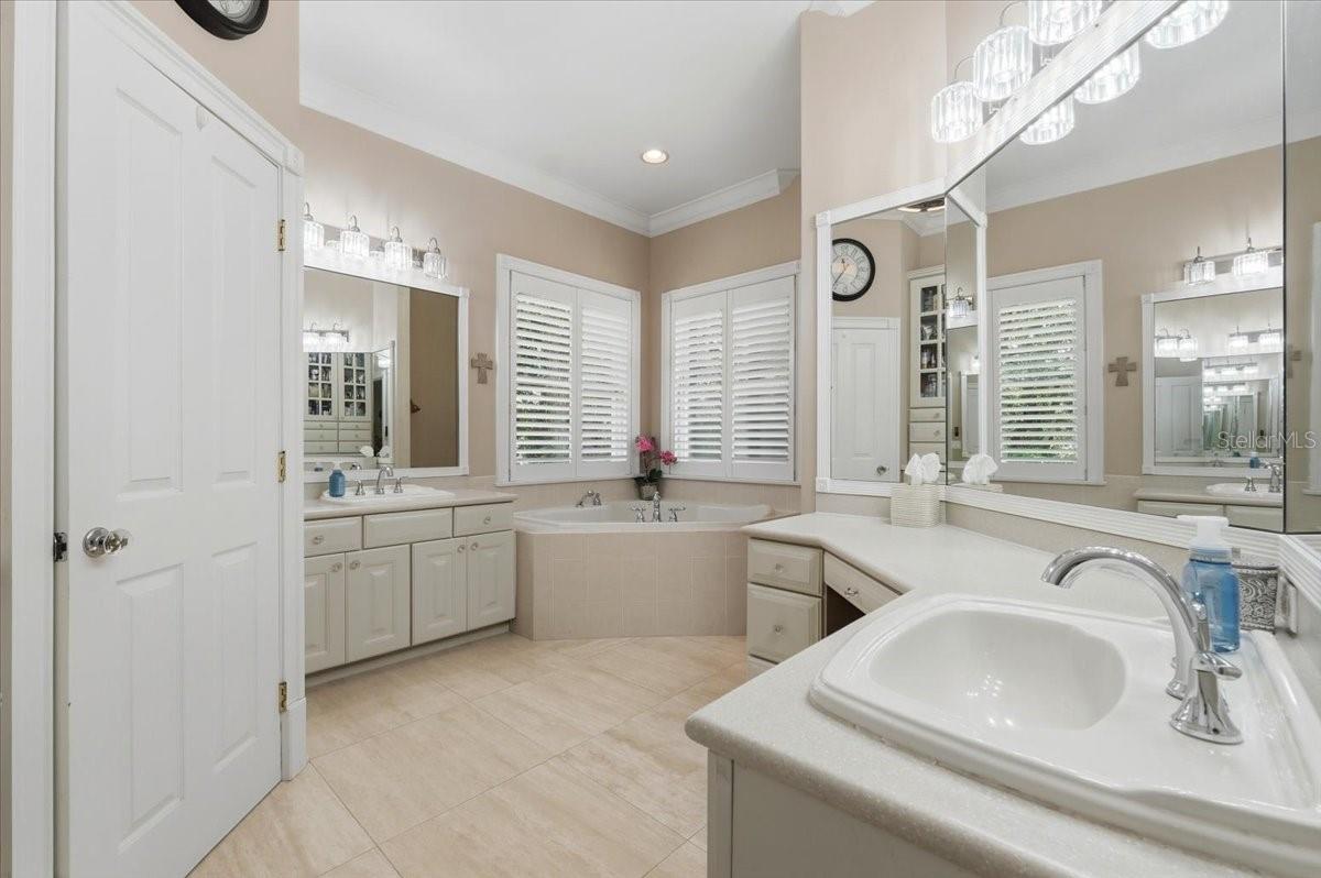 LAKE REGIONS COUNTRY PLACE - Residential