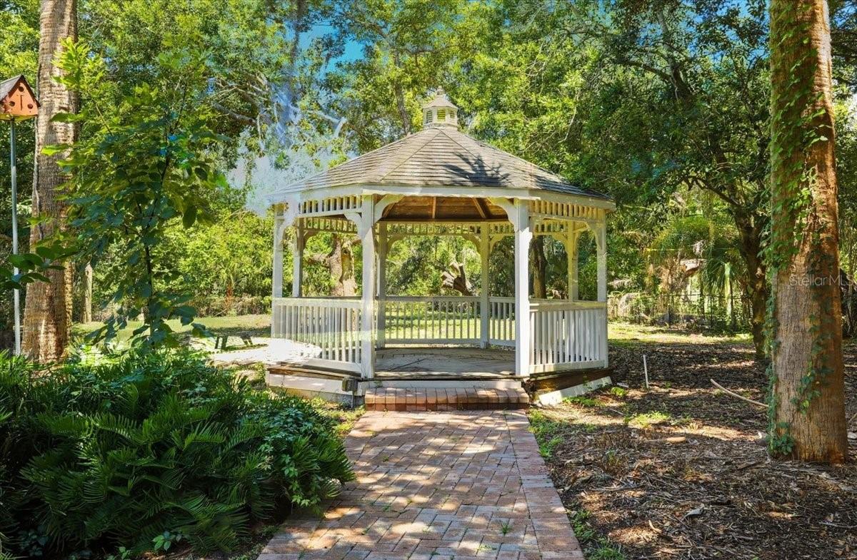 LAKE REGIONS COUNTRY PLACE - Residential