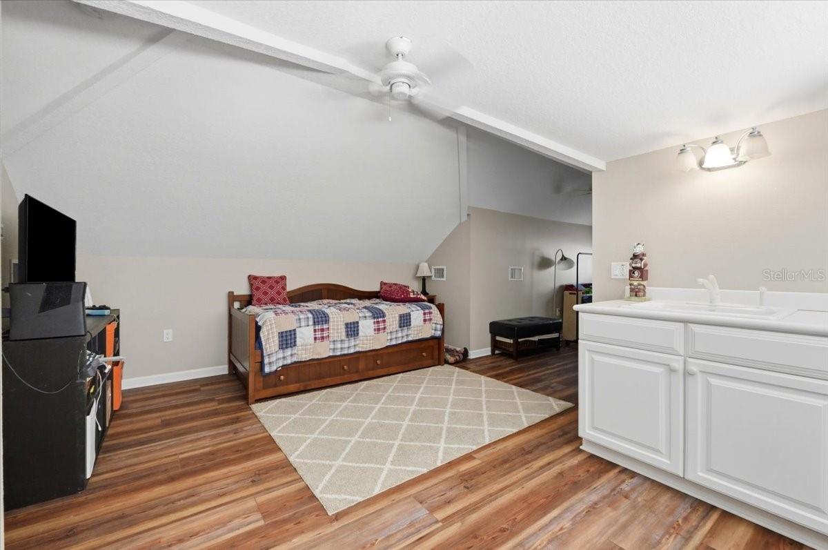 LAKE REGIONS COUNTRY PLACE - Residential