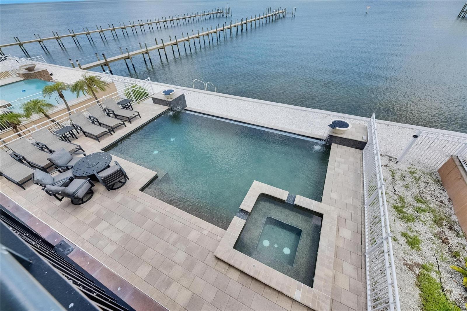 BAY VISTA - Residential