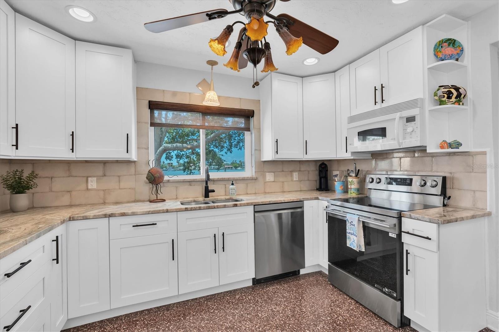 REDINGTON BEACH HOMES 6TH ADD - Residential