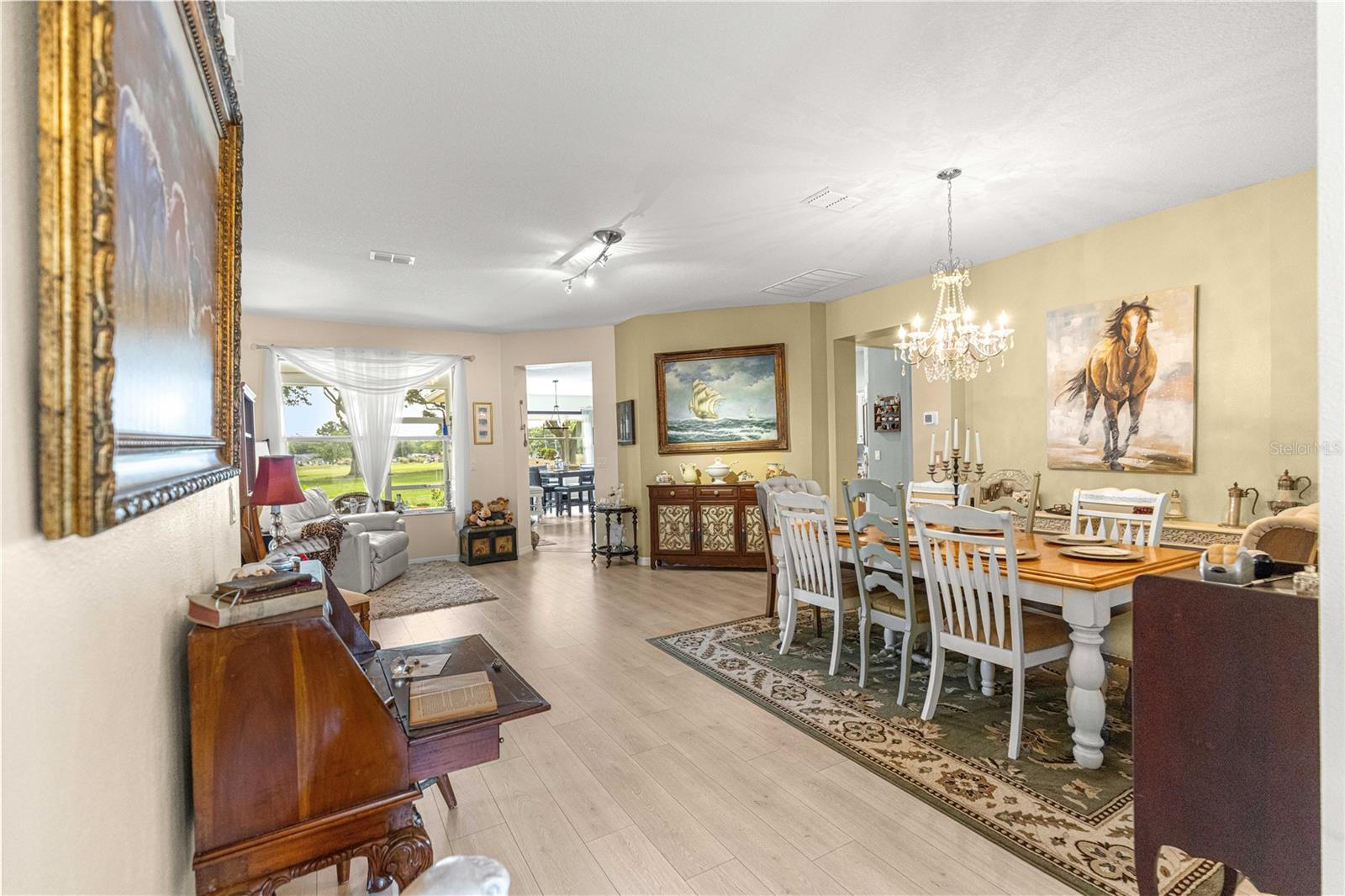 WINDSOR - Residential